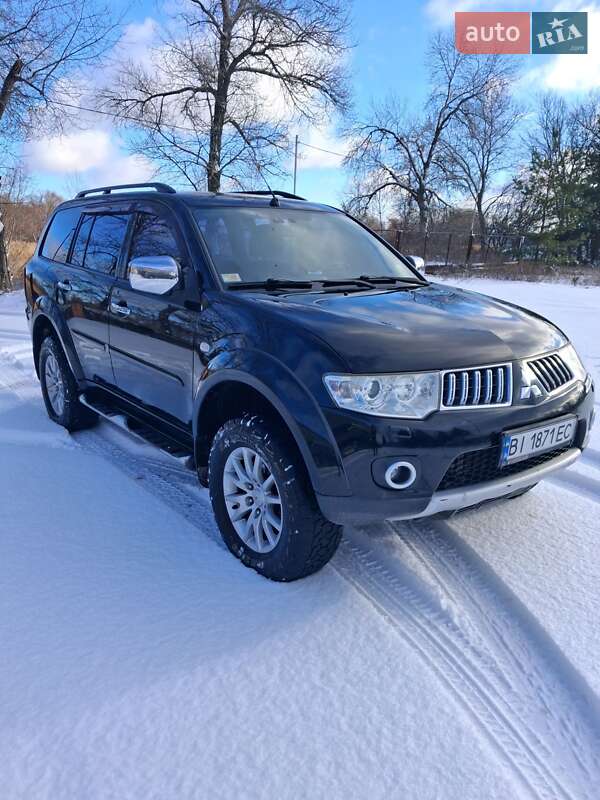 Mitsubishi Pajero Sport 2011