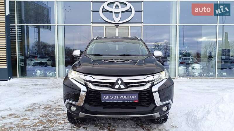 Позашляховик / Кросовер Mitsubishi Pajero Sport 2018 в Києві фото 5 Позашляховик / Кросовер Mitsubishi Pajero Sport 2018 в Києві