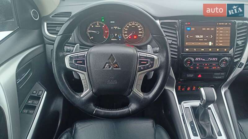 Позашляховик / Кросовер Mitsubishi Pajero Sport 2018 в Києві фото 9 Позашляховик / Кросовер Mitsubishi Pajero Sport 2018 в Києві