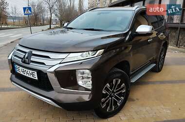 Позашляховик / Кросовер Mitsubishi Pajero Sport 2021 в Миколаєві