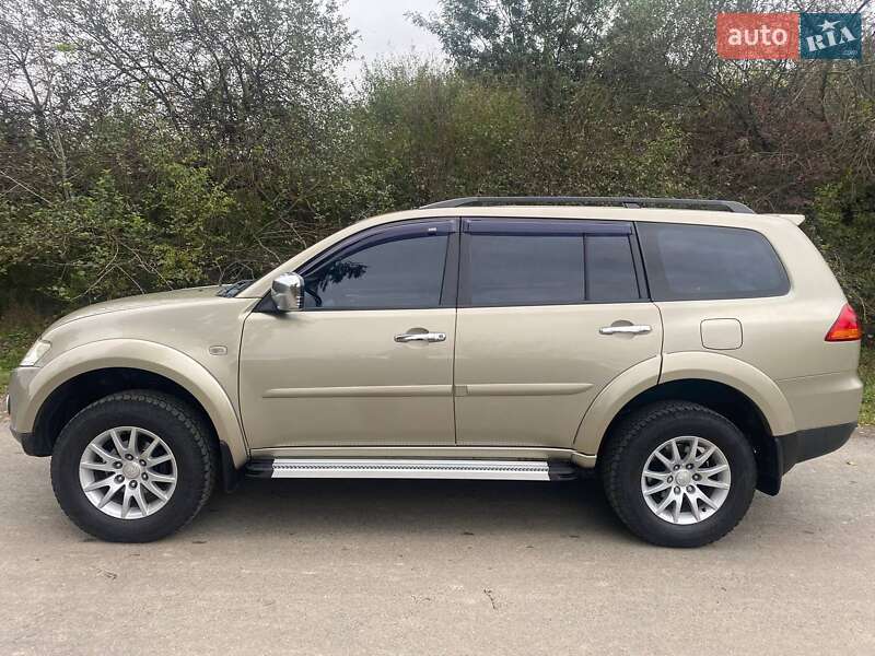Mitsubishi Pajero Sport 2011
