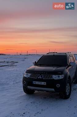Позашляховик / Кросовер Mitsubishi Pajero Sport 2013 в Павлограді