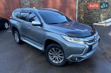 Позашляховик / Кросовер Mitsubishi Pajero Sport 2018 в Вінниці