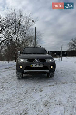 Внедорожник / Кроссовер Mitsubishi Pajero Sport 2010 в Киеве