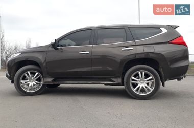 Позашляховик / Кросовер Mitsubishi Pajero Sport 2016 в Єланці