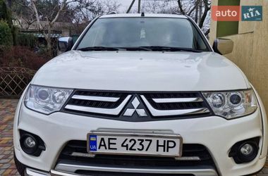 Позашляховик / Кросовер Mitsubishi Pajero Sport 2014 в Кам'янському