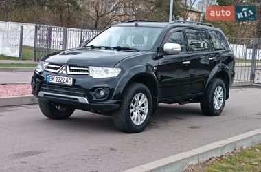 Позашляховик / Кросовер Mitsubishi Pajero Sport 2013 в Сарнах