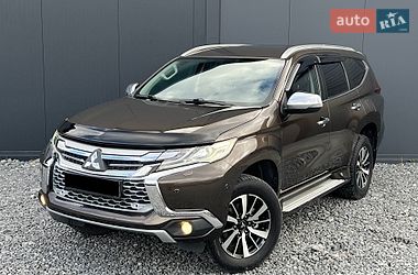 Позашляховик / Кросовер Mitsubishi Pajero Sport 2016 в Львові