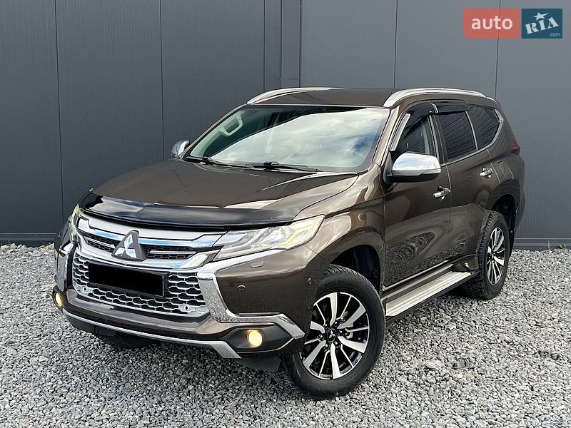 Mitsubishi Pajero Sport 2016
