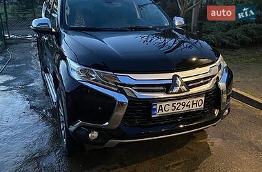 Позашляховик / Кросовер Mitsubishi Pajero Sport 2016 в Луцьку