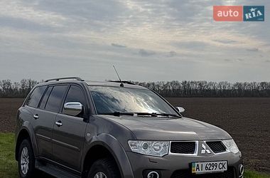 Внедорожник / Кроссовер Mitsubishi Pajero Sport 2010 в Киеве