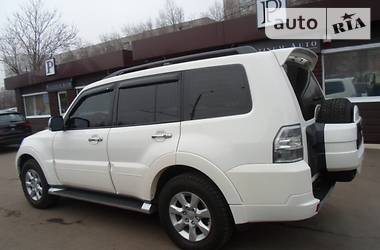Внедорожник / Кроссовер Mitsubishi Pajero Wagon 2010 в 