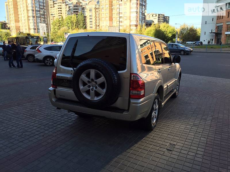 Внедорожник / Кроссовер Mitsubishi Pajero Wagon 2006 в Киеве