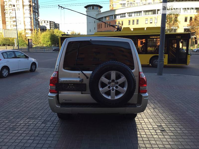 Внедорожник / Кроссовер Mitsubishi Pajero Wagon 2006 в Киеве