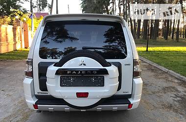 Внедорожник / Кроссовер Mitsubishi Pajero Wagon 2014 в Киеве