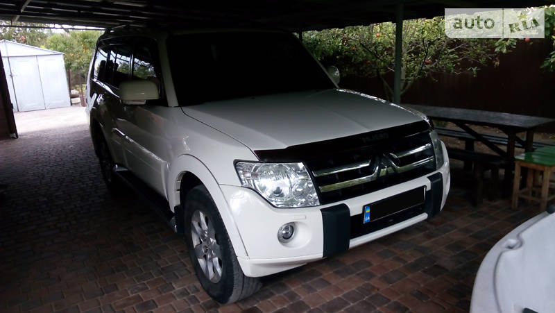 Позашляховик / Кросовер Mitsubishi Pajero Wagon 2010 в 