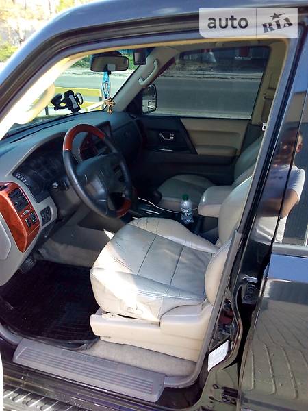 Mitsubishi Pajero 2004 року