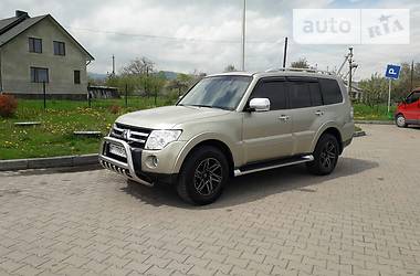 Седан Mitsubishi Pajero Wagon 2009 в Косове