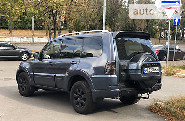 Внедорожник / Кроссовер Mitsubishi Pajero Wagon 2010 в Киеве