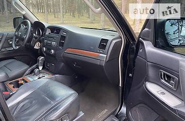 Позашляховик / Кросовер Mitsubishi Pajero Wagon 2008 в 