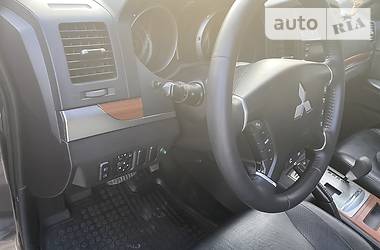 Позашляховик / Кросовер Mitsubishi Pajero Wagon 2011 в 