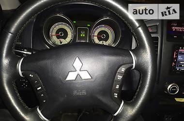 Позашляховик / Кросовер Mitsubishi Pajero Wagon 2010 в 