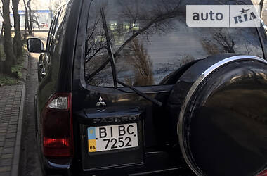 Позашляховик / Кросовер Mitsubishi Pajero Wagon 2006 в 