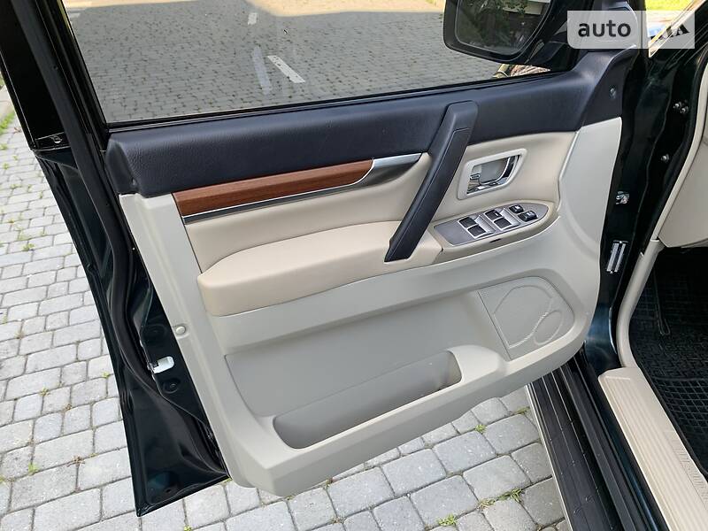 Позашляховик / Кросовер Mitsubishi Pajero Wagon 2008 в Івано-Франківську