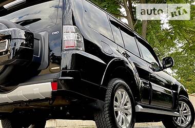 Позашляховик / Кросовер Mitsubishi Pajero Wagon 2015 в 