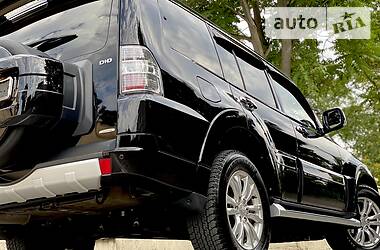 Позашляховик / Кросовер Mitsubishi Pajero Wagon 2015 в 