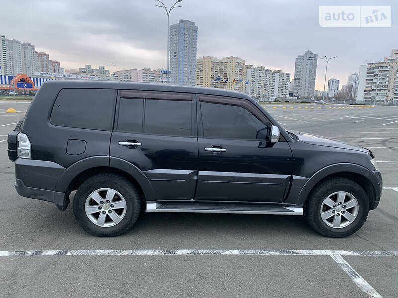 Позашляховик / Кросовер Mitsubishi Pajero Wagon 2007 в Києві
