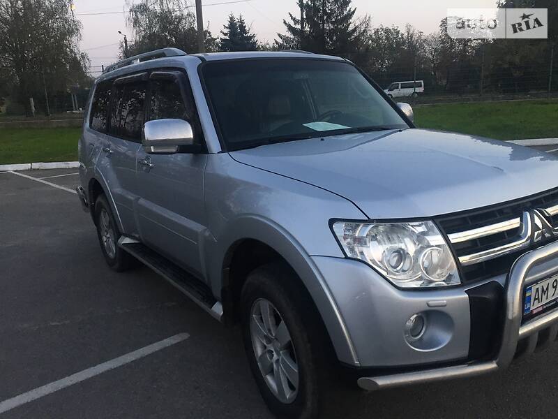 Позашляховик / Кросовер Mitsubishi Pajero Wagon 2007 в Хорошеві