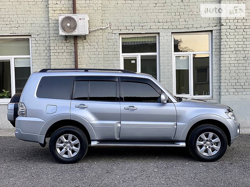 Универсал Mitsubishi Pajero Wagon 2011 в Киеве