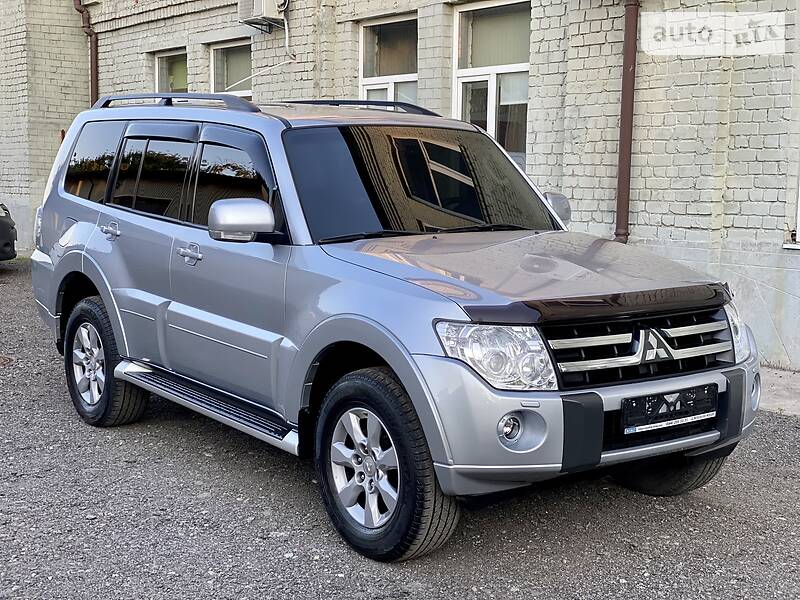 Универсал Mitsubishi Pajero Wagon 2011 в Киеве