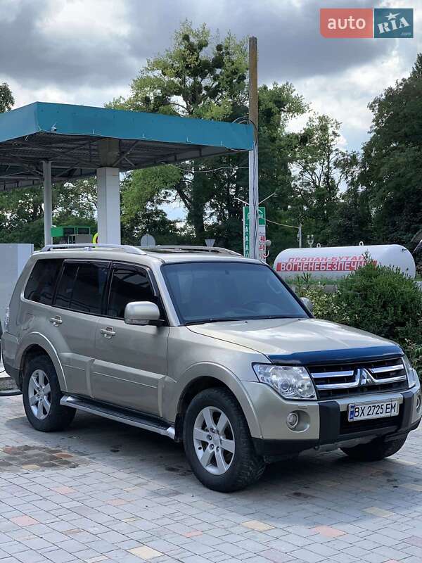 Внедорожник / Кроссовер Mitsubishi Pajero Wagon 2008 в Хмельницком