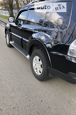 Внедорожник / Кроссовер Mitsubishi Pajero Wagon 2007 в 