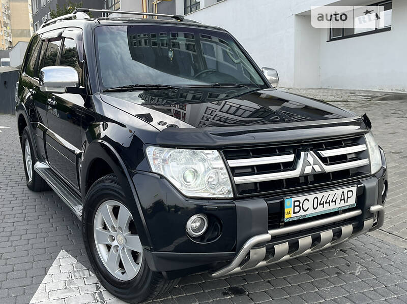 Внедорожник / Кроссовер Mitsubishi Pajero Wagon 2008 в 