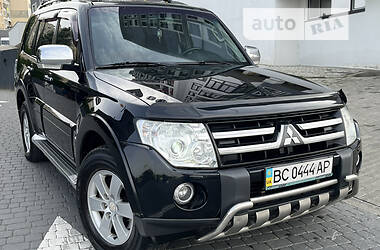 Внедорожник / Кроссовер Mitsubishi Pajero Wagon 2008 в 