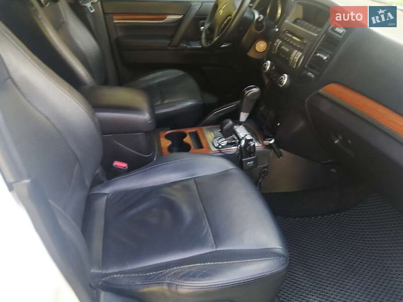 Внедорожник / Кроссовер Mitsubishi Pajero Wagon 2011 в Великой Александровке фото 8 Внедорожник / Кроссовер Mitsubishi Pajero Wagon 2011 в Великой Александровке