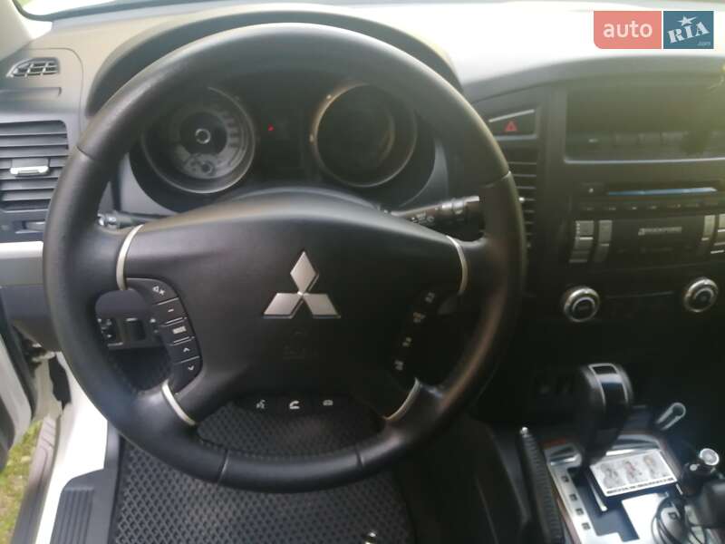 Внедорожник / Кроссовер Mitsubishi Pajero Wagon 2011 в Великой Александровке фото 20 Внедорожник / Кроссовер Mitsubishi Pajero Wagon 2011 в Великой Александровке