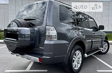 Внедорожник / Кроссовер Mitsubishi Pajero Wagon 2013 в Киеве