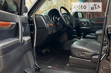 Внедорожник / Кроссовер Mitsubishi Pajero Wagon 2009 в 
