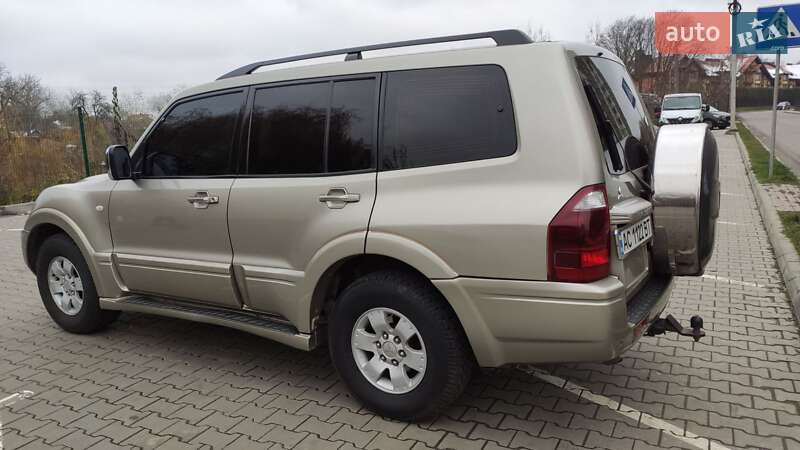 Позашляховик / Кросовер Mitsubishi Pajero Wagon 2006 в Шацьку