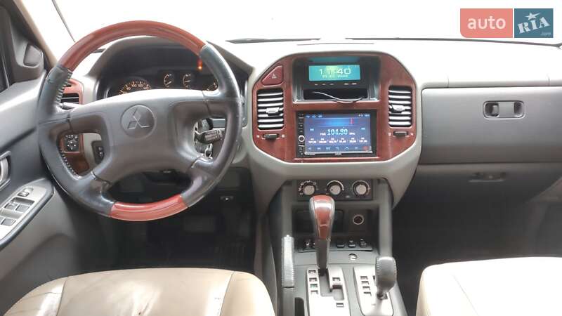Позашляховик / Кросовер Mitsubishi Pajero Wagon 2006 в Шацьку