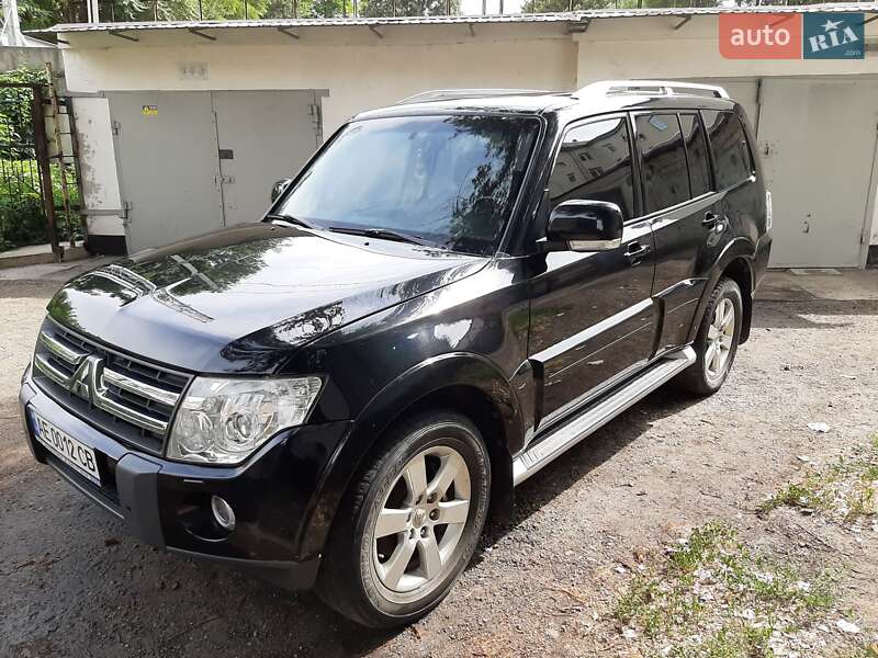Внедорожник / Кроссовер Mitsubishi Pajero Wagon 2007 в 