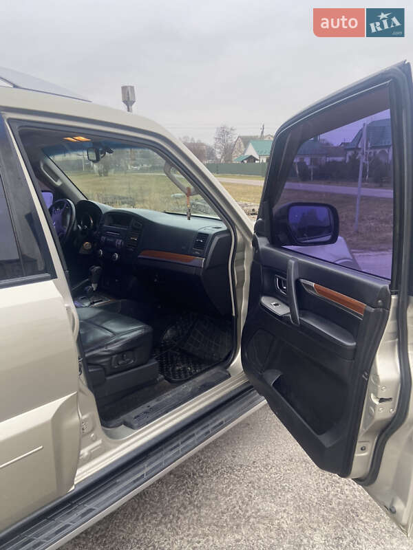 Внедорожник / Кроссовер Mitsubishi Pajero Wagon 2008 в Луцке
