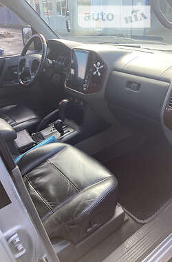 Внедорожник / Кроссовер Mitsubishi Pajero Wagon 2006 в 