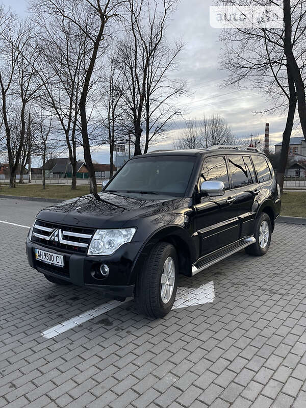 Mitsubishi Pajero Wagon 7 misc