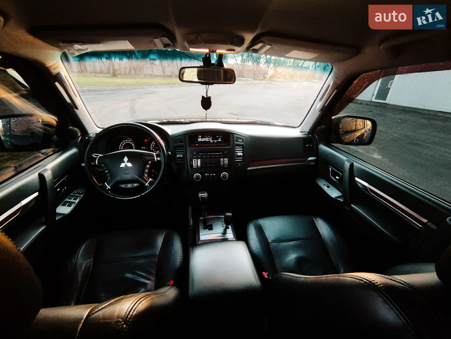 2011 Mitsubishi Pajero - мініатюра 7