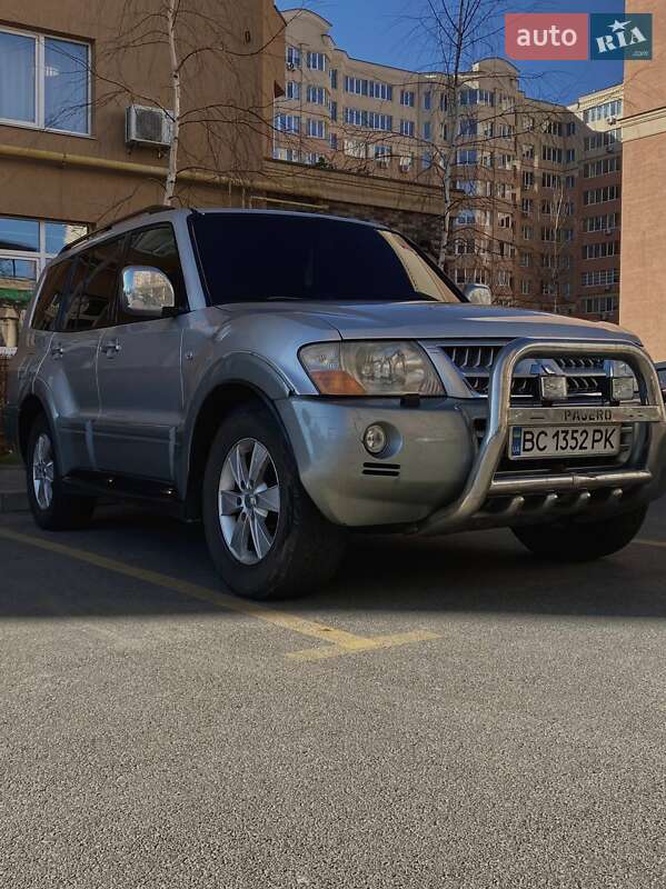 Внедорожник / Кроссовер Mitsubishi Pajero Wagon 2003 в 